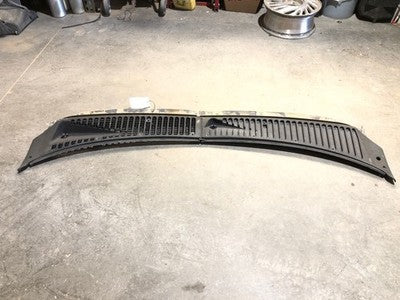 02 Ford F250 Super Duty Windshield Wiper Cowl Vent Trim Panel Grille Powerstroke