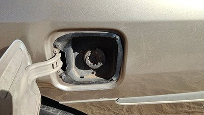 2000-2005 Chevy Impala Fuel Filler Neck Assembly With Gas Cap Oem