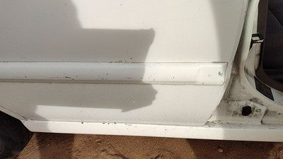 01-02 Rio Passenger Right Rear Moulding From Door Back Trim Strip Sedan White