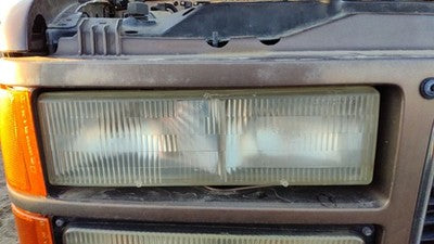 1992-1999 Chevy Suburban Passenger Right Head Light Oem Front Lamp 15602614