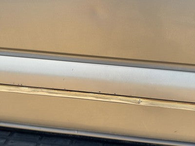 00-06 Suburban Passenger Right Front Moulding From Door Trim Strip Pewter 11U