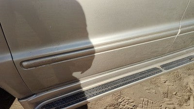1998-2005 Mercedes Ml350 Driver Left Front Moulding From Door Trim Strip Gold