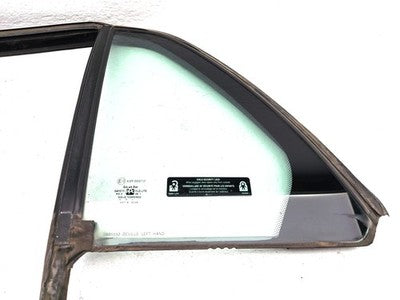 00-05 Deville Dts Driver Left Rear Vent Window Back Door Glass With Frame Oem