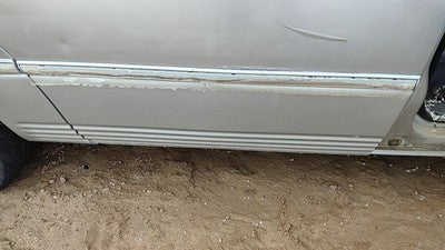 00 Town & Country Passenger Right Rear Moulding From Door Back Trim Strip Silver