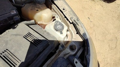 07-08 Grand Vitara Xl-7 Windshield Washer Fluid Reservoir With Pump Wiper Tank
