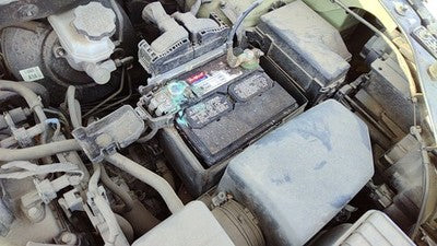 2012 13 Kia Soul Complete Battery Box Mount Tray With Hold Down Oem 2.0L