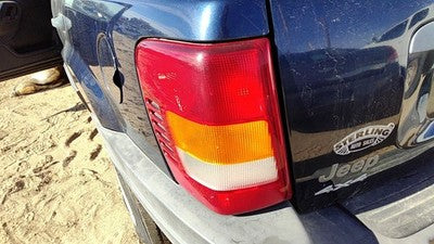 2003-2004 Jeep Grand Cherokee Driver Left Tail Light Brake Lamp Oem Rear
