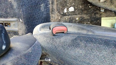 2001-2004 Dodge Caravan Passenger Right Front Seat Belt Buckle Receiver Oem Blue