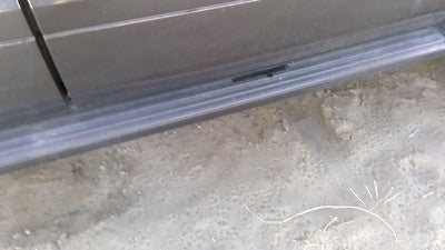 06-10 Mountaineer Passenger Right Front Moulding From Door Trim Charcoal G5