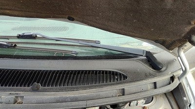 1996-2002 Chrysler Town & Country Driver Left Windshield Wiper Arm Blade Lever