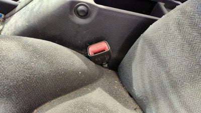 99 Stratus Pass/Dr Fr Seat Belt Buckle Receiver (2)