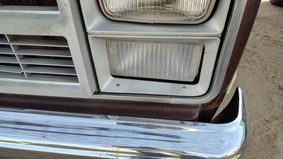 83-88 Gmc Sierra C3500 Driver Left Front Turn Signal Light Lamp Fender Mounted