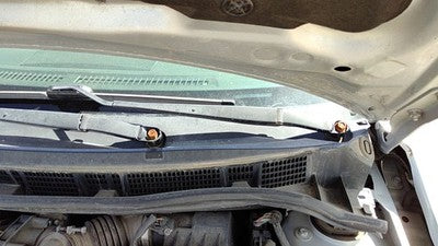 Nissan Versa Driver Left Windshield Wiper Arm Oem Blade Lever 22917498
