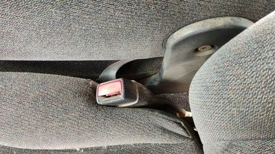 2001 2002 Sierra 2500 Hd Driver Left Front Seat Belt Buckle Oem Graphite 12d