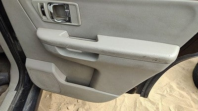 07-09 Grand Vitara Xl-7 Passenger Rear Door Trim Panel With Switches Back Gray