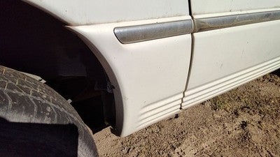 1998 Town & Country Passenger Right Rear Moulding On Quarter Panel Pwp White