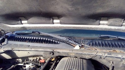 2001 Chevy Tahoe Windshield Wiper Cowl Vent Trim Panel Oem Grille