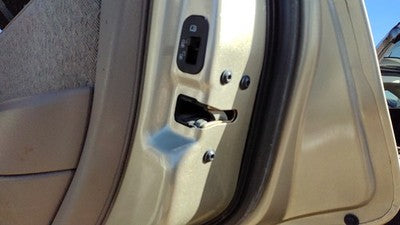 2002-2005 Ford Explorer Passenger Right Rear Door Latch With Rods/Cables Back