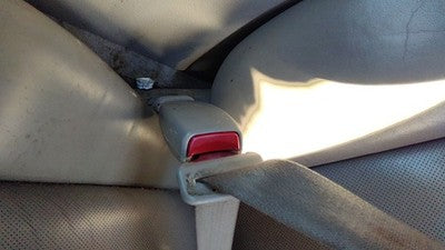 2005-2011 Cadillac Sts Driver Left Front Seat Belt Buckle Receiver Oem Gray 132