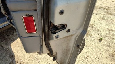 1990 Olds 88 Passenger Right Front Door Latch With Rods/Cables Oem