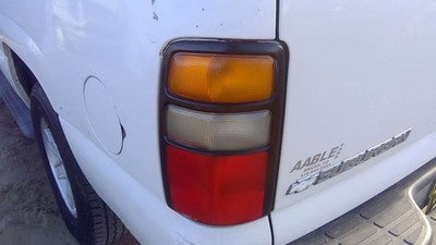 2004-2006 Chevy Suburban Driver Left Tail Light Oem Brake Lamp Rear 15832091