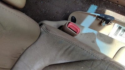00 Town & Country Passenger Right Front Seat Belt Buckle Receiver Oem Tan