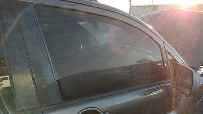 2004-2011 Mitsubishi Endeavor Passenger Right Front Side Window Door Glass Oem