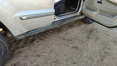 07-10 Grand Cherokee Passenger Right Lower Rocker Panel Moulding Side Skirt Oem