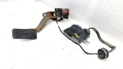 2003-2005 Chevy Suburban Tac Module With Throttle Pedal Gas Oem 12573059