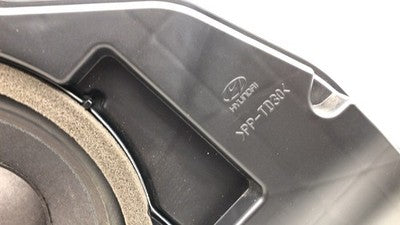 2016 Hyundai Tucson Factory Subwoofer Oem Rear Speaker With Box Stereo Radio