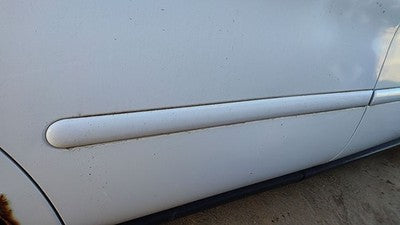 00-07 Ford Taurus Passenger Right Rear Moulding From Door Back Trim Strip White