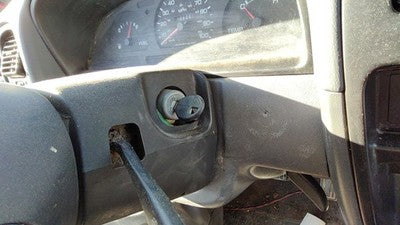 1996-1997 Nissan Hardbody Ignition Switch Assembly With Key Complete Electrical