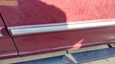 97-02 Expedition Passenger Right Front Moulding From Door Trim Strip Maroon Jl