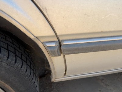 1986 Olds 88 Passenger Right Rear Moulding On Quarter Panel Oem