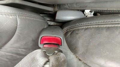 2000-05 Buick Park Ave Passenger Right Front Seat Belt Buckle Receiver Oem Gray