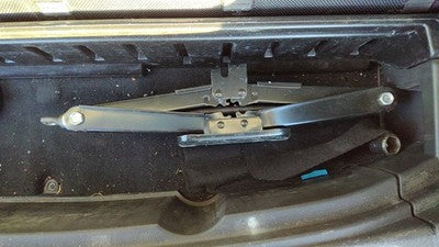 2011-2015 Kia Sorento Jack Tool Kit Set Assembly Spare Oem 91102P000