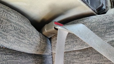 02-04 Chevy Trail Blazer Driver Left Front Seat Belt Buckle Receiver Gray 95D