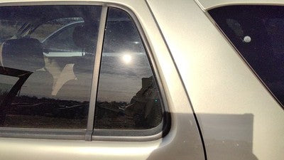 1998-2005 Mercedes Ml350 Driver Left Rear Vent Window Back Door Glass With Frame