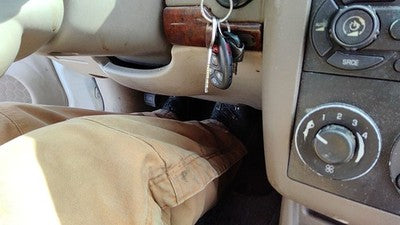 04-05 New Style Malibu Lower Dash Under Column Knee Bolster Trim Panel Neutral