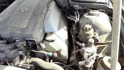 1997 Bmw 540I Driver Left Valve Cover Oem 4.4L 11121742131
