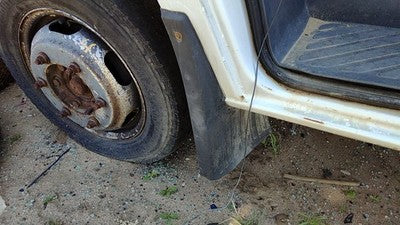 2006 Dodge Sprinter Van 3500 Driver Left Mud Flap Moulding Oem Factory