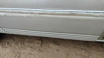 00 Town & Country Passenger Right Rear Moulding From Door Back Trim Strip Silver