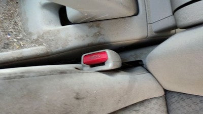 2005-2010 Chevy Cobalt Driver Left Front Seat Belt Buckle Receiver Oem 14C Gray