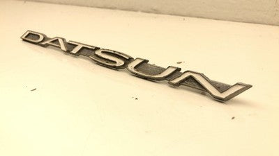 1971 Datsun 240Z Passenger Right Fender Emblem Oem Badge