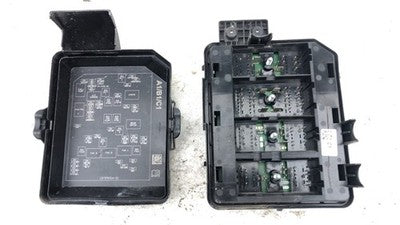 2008-2011 Chevy Impala Engine Fuse Box Panel Oem Power 20817315