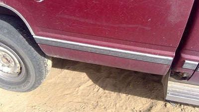 1988 Gmc Sierra 2500 Passenger Right Rear Moulding On Quarter Panel Front Box