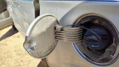 01-07 Caravan Fuel Tank Door Wth Hinge Gas Lid Filler Ps2 Bright Silver Metallic