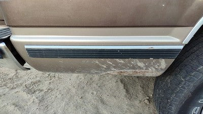 1994 Chevy Suburban Passenger Right Rear Moulding On Quarter Panel Oem