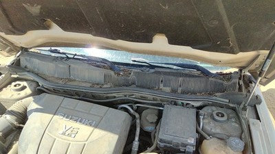 Suzuki Grand Vitara Xl-7 Windshield Wiper Cowl Vent Trim Panel Oem Cover