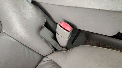 2007-2009 Chevy Equinox Passenger Right Front Seat Belt Buckle Receiver Gray 142